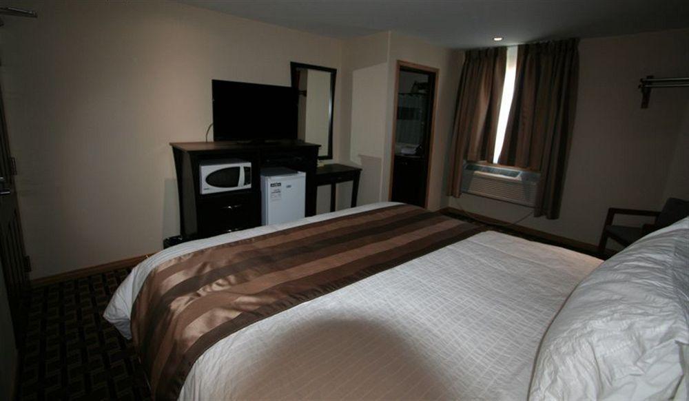 Masterson'S Motel Greater Napanee Buitenkant foto