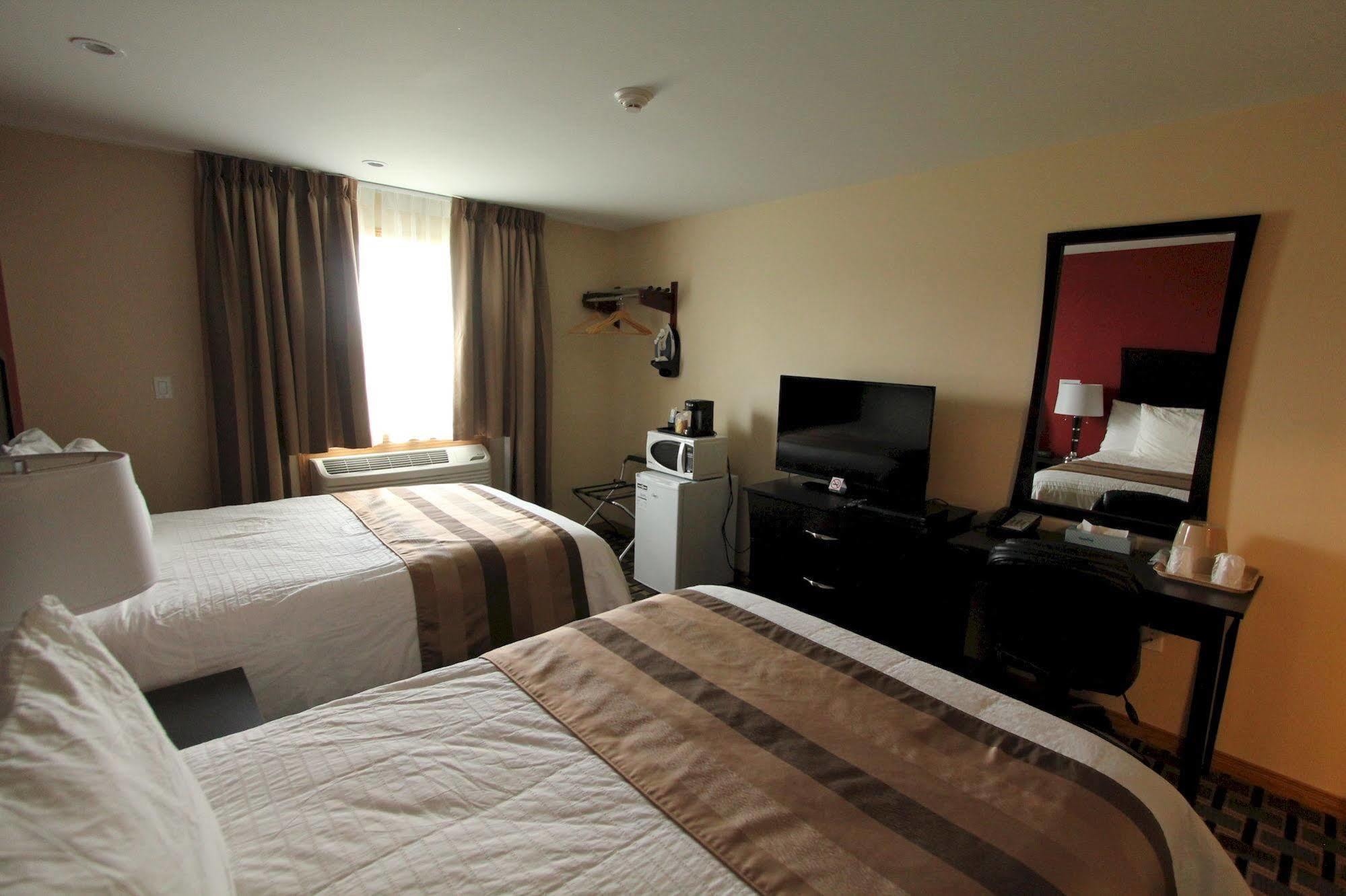 Masterson'S Motel Greater Napanee Buitenkant foto